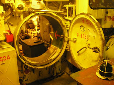 black widow submarine Seen On www.coolpicturegallery.us