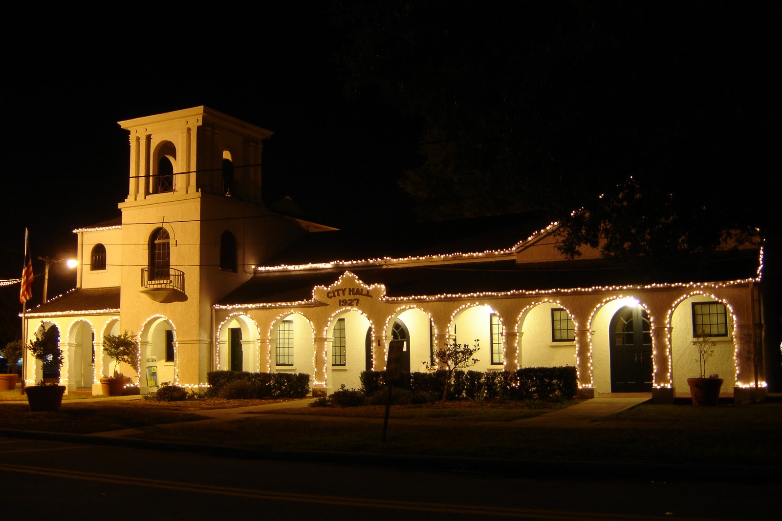 Places To Go, Buildings To See: City Hall - Davenport, Florida