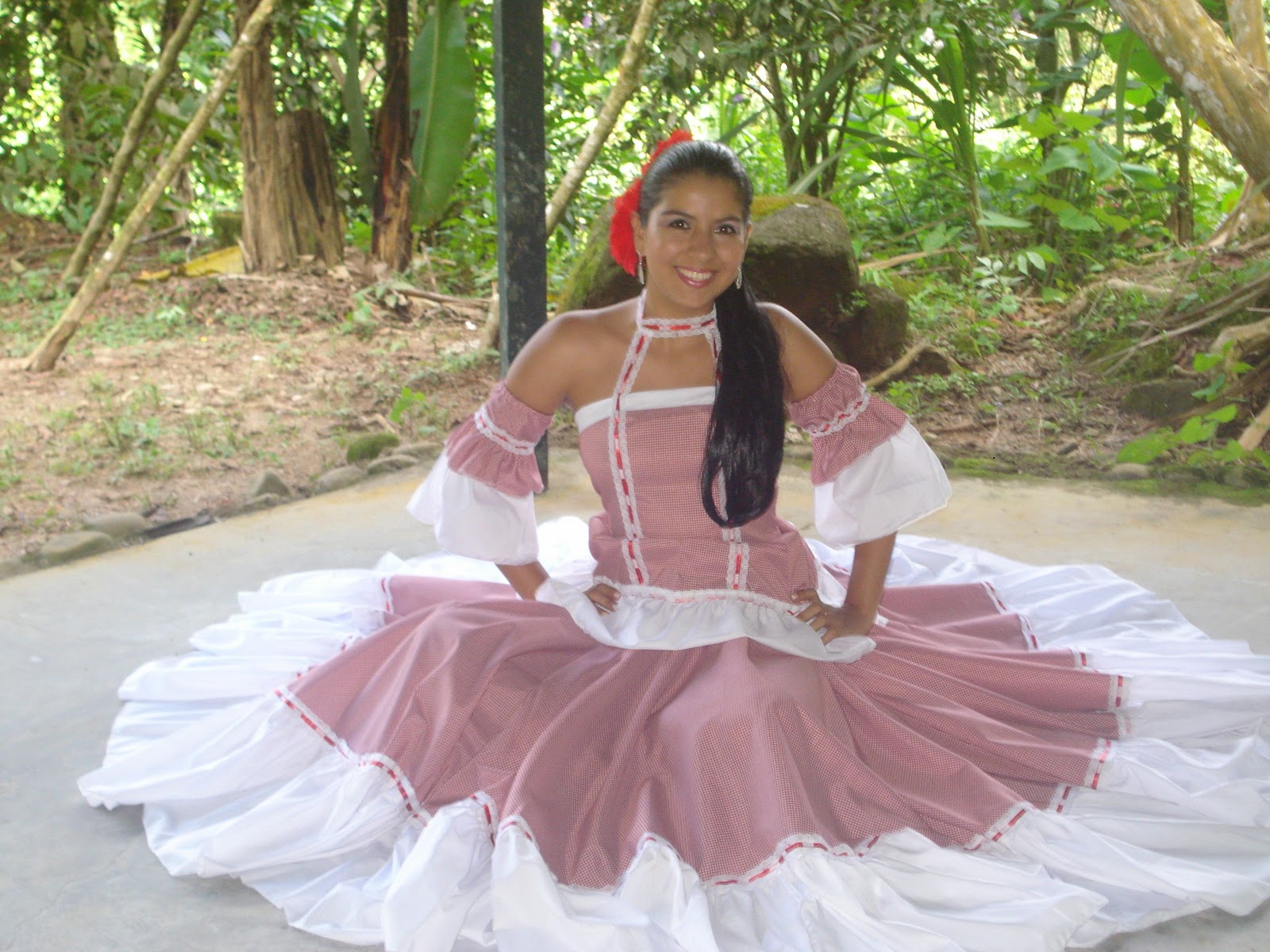 ERIKA RAMIREZ - DISEÑOS: TRAJES TIPICOS DE COLOMBIA