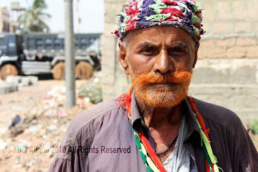 An+old+Faqir+wanders+the+streets+of+Karachi The Beauty of Pakistan: 70 Amazing Photographs