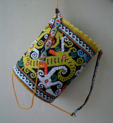 Kraftangan+manik+sarawak