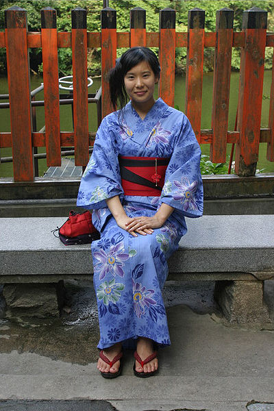 The Kimono Lady: What Do You Call Those Drawstring Bag Purses?