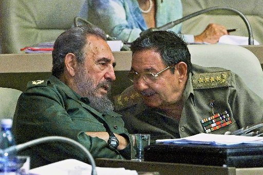 [HAB01_2_CUBA-HERMANOS_CASTR.JPG]