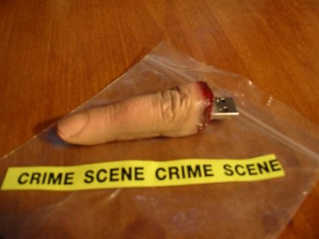 [horripilante-dedo-usb.jpg]