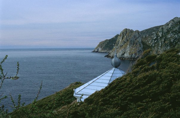 [Isla-de-los-estados-faro-del-fin-del-mundo-novela-julio-verne.jpg]