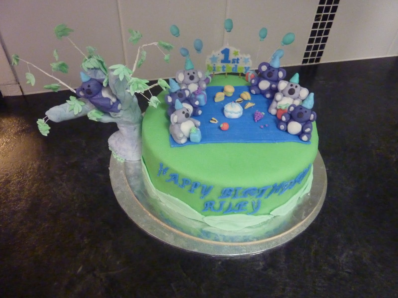 Deb's Cakes and Cupcakes: Koala Cake