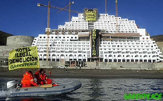 [Algarrobico+-+Demolición+1.jpg]