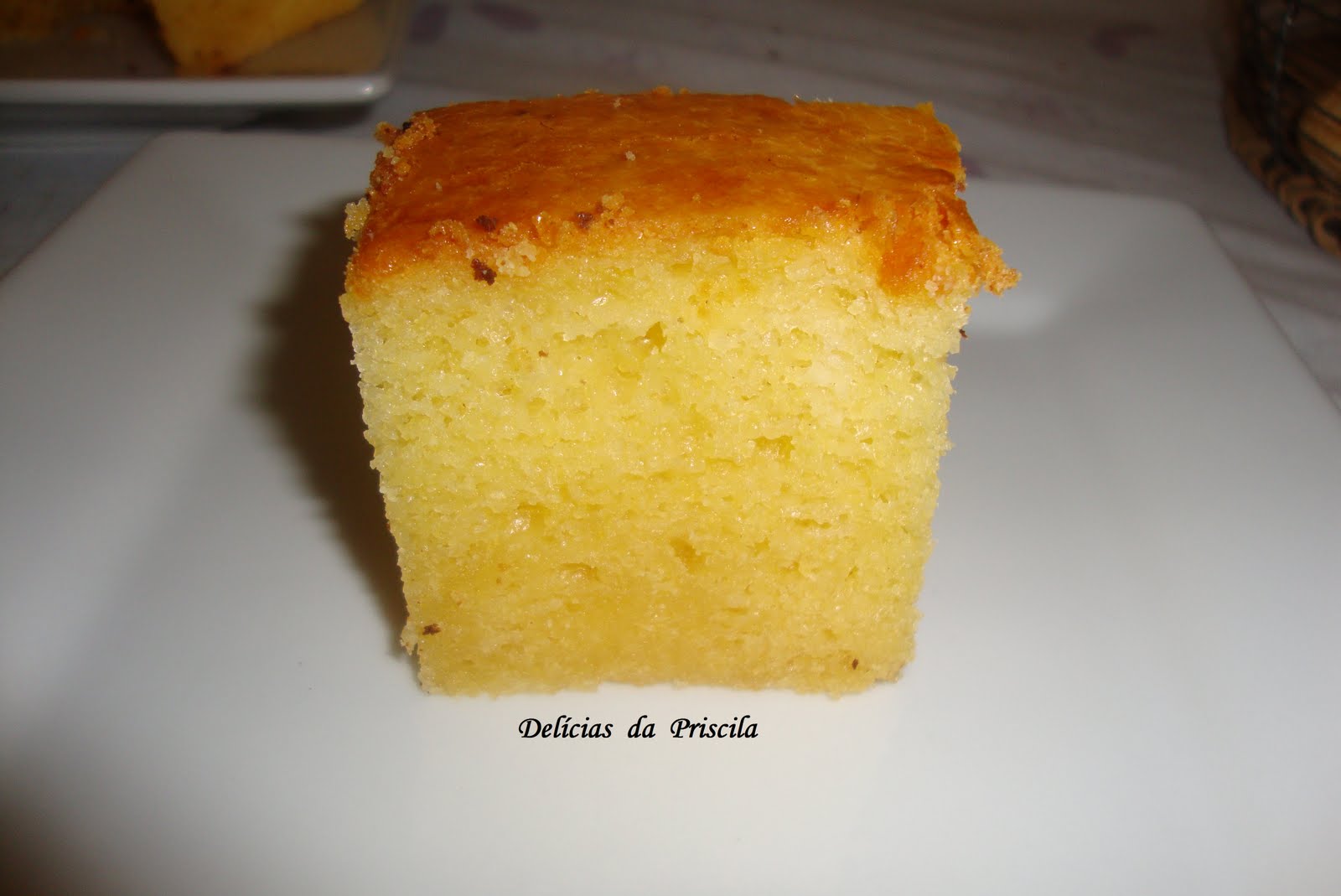 "Bolo Caseiro de Fubá de Leite Condensado de Liquidificador"