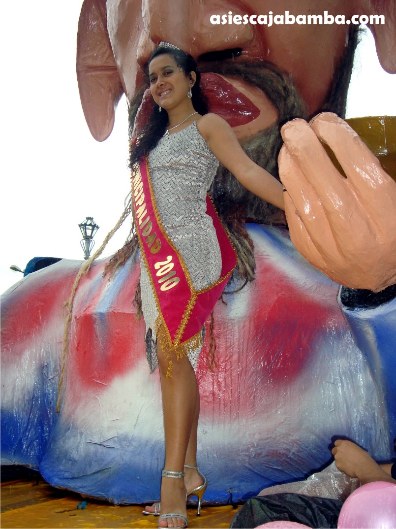 Video del carro alegorico de la MPC en el gran corso de carnaval 2010 - Cajabamba