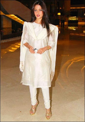 Bollywood Actress in chudidaar, Latest Churidar 2011 Designs