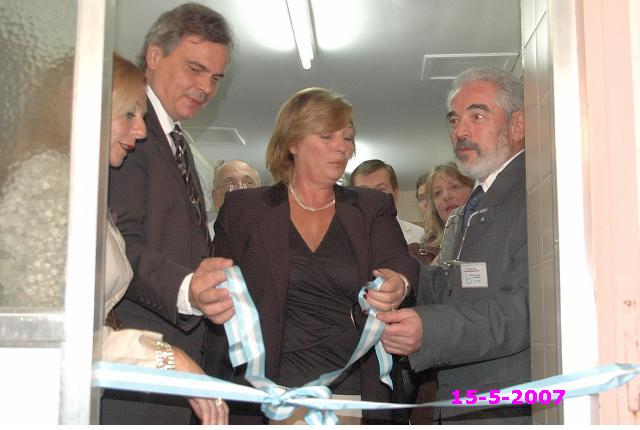 [inauguracion+banco+de+leche.JPG]