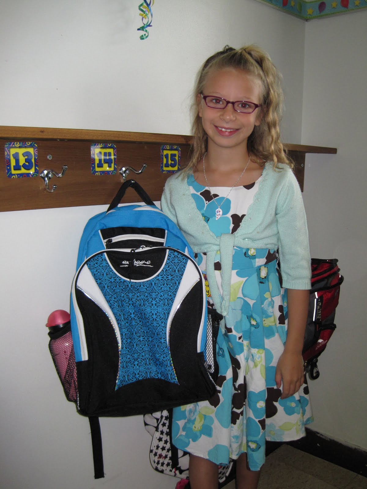 Katie-Megan-Jessica: Katie's First Day of Third Grade