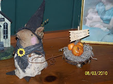Lil' Witch Mouse with Pumpkins