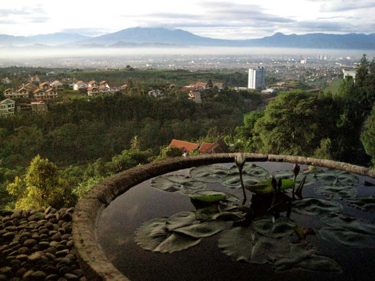 ESENSI: Photos of Bandung City