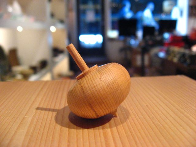 japanese wooden spinning tops