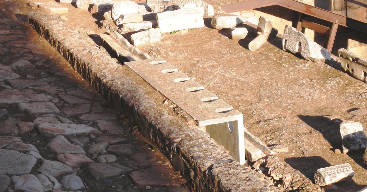 MERIDA ROMANA: LAS LETRINAS ROMANAS