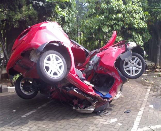 humor and crazy world Worst Car Accidents in the World Ever