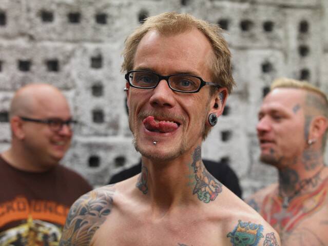 [Tongue_Piercing.jpg]