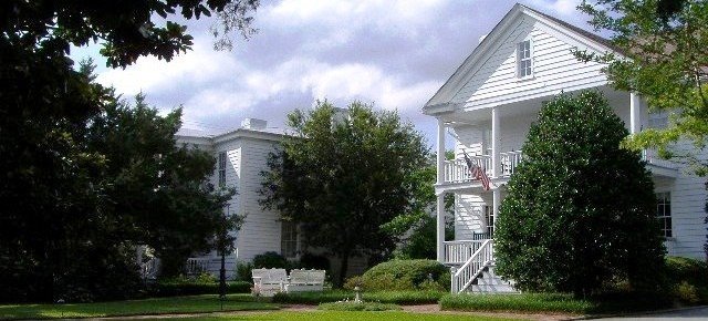 CEDARS INN