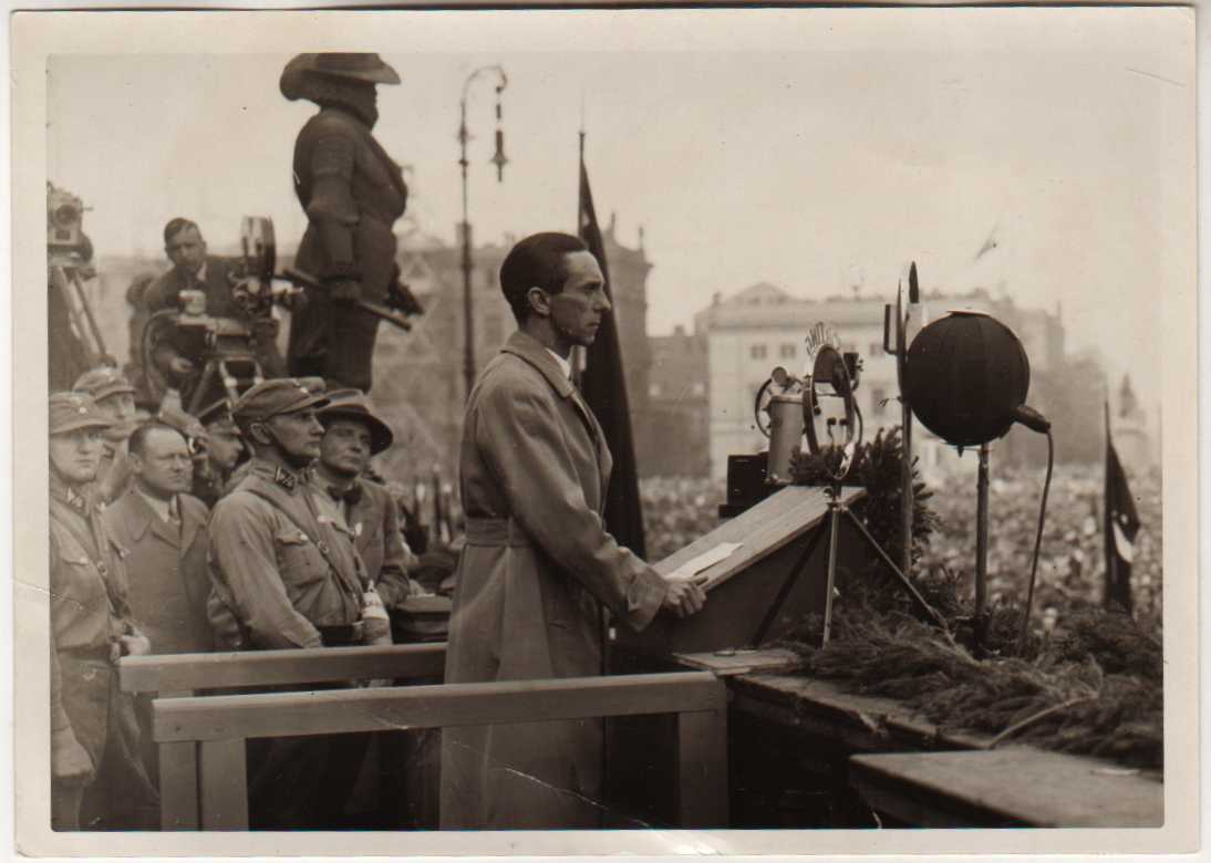 [GoebbelsSpeech.jpg]