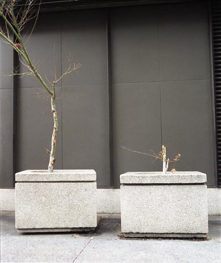 [exterior_13small.jpg]