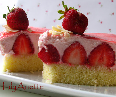 strawberry cheese cack.... Strawberry+Cheese+Mousse+Cake1