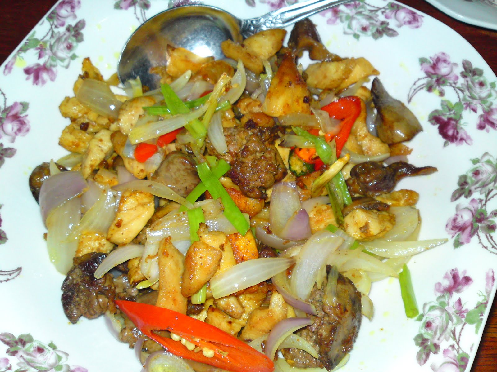 DARI DAPUR ORANG KAMPUNG: TOM YAM, AYAM GORENG KUNYIT DAN ...