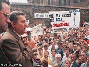 Warsawa dan Walesa, Catatan Bisri Merduani