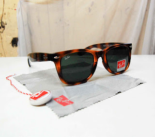 [WTS] Ray-Ban Sunglasses Wayfarer+Transparent3