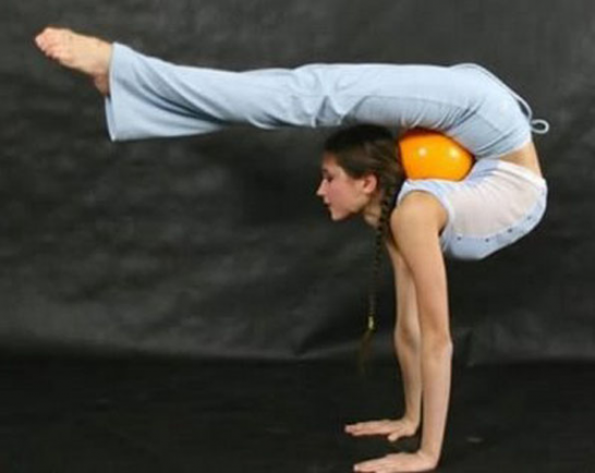 Fun Arena Amazing Flexible Female Gymnasts