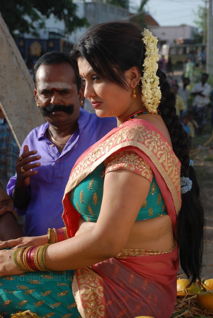 Actress thoppul in xossip Actress thoppul in xossip
