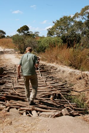 [IMG_4148_ToBangBrokenBridge.jpg]