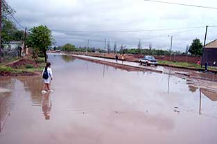 21/10/2009. Calles abnegadas en Corzuela después de la lluvia