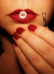 [button+lip.jpg]