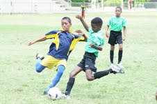 Dosa, Camú River, Moca y CT Finzo dominan grupos en Fútbol infantil Padre Vicente