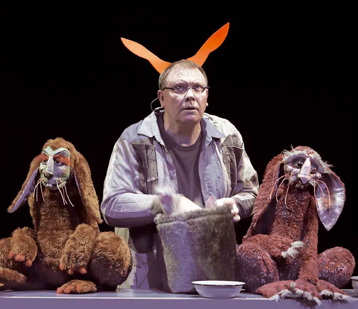 [Stuffed_Puppet©Michael_Kneffel+Kopie.jpg]