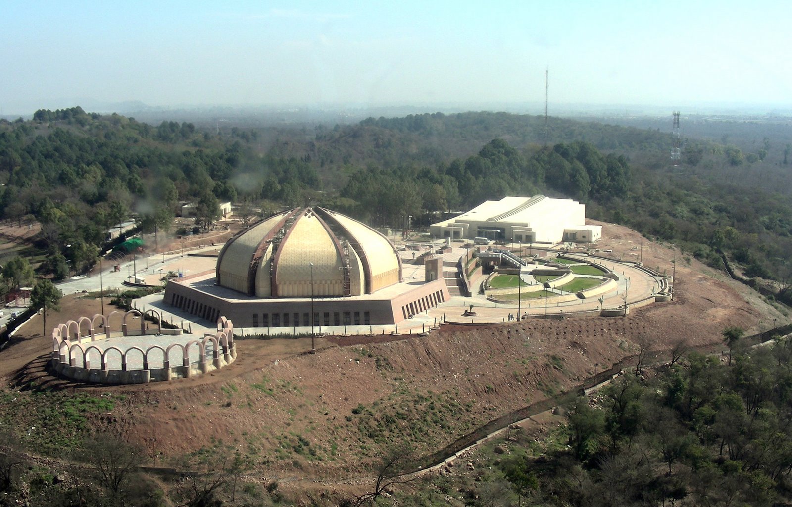 [Pakistan+Monument..jpg]