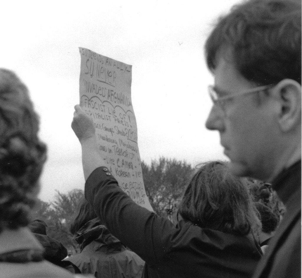 [protesters+and+sign+crop.jpg]