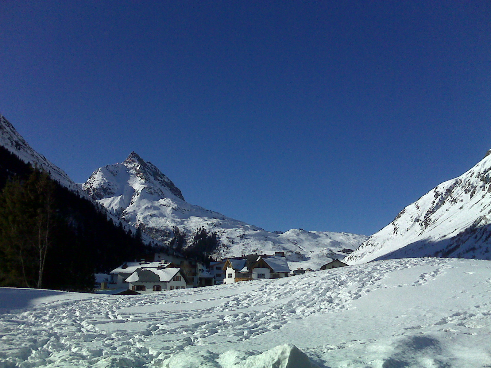 [=?Windows-1252?B?SU1HMDAxMzEuanBn?=-768959]