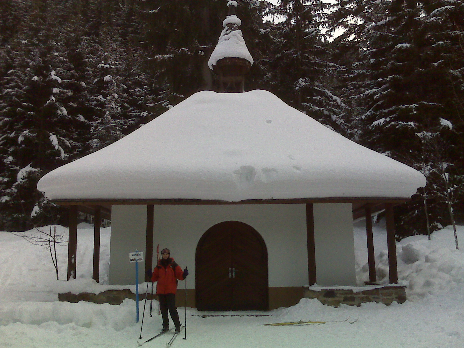 [=?Windows-1252?B?SU1HMDAxNDEuanBn?=-790759]