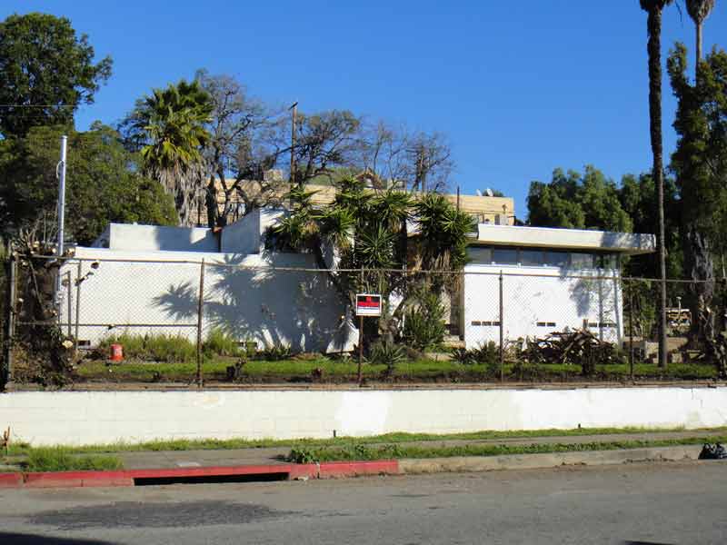 Corbu's Cave Going To Extremes