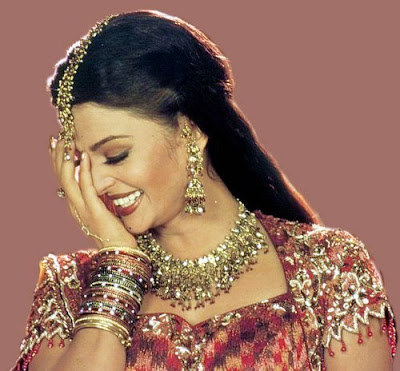 aishwarya-sourire-timide.jpg