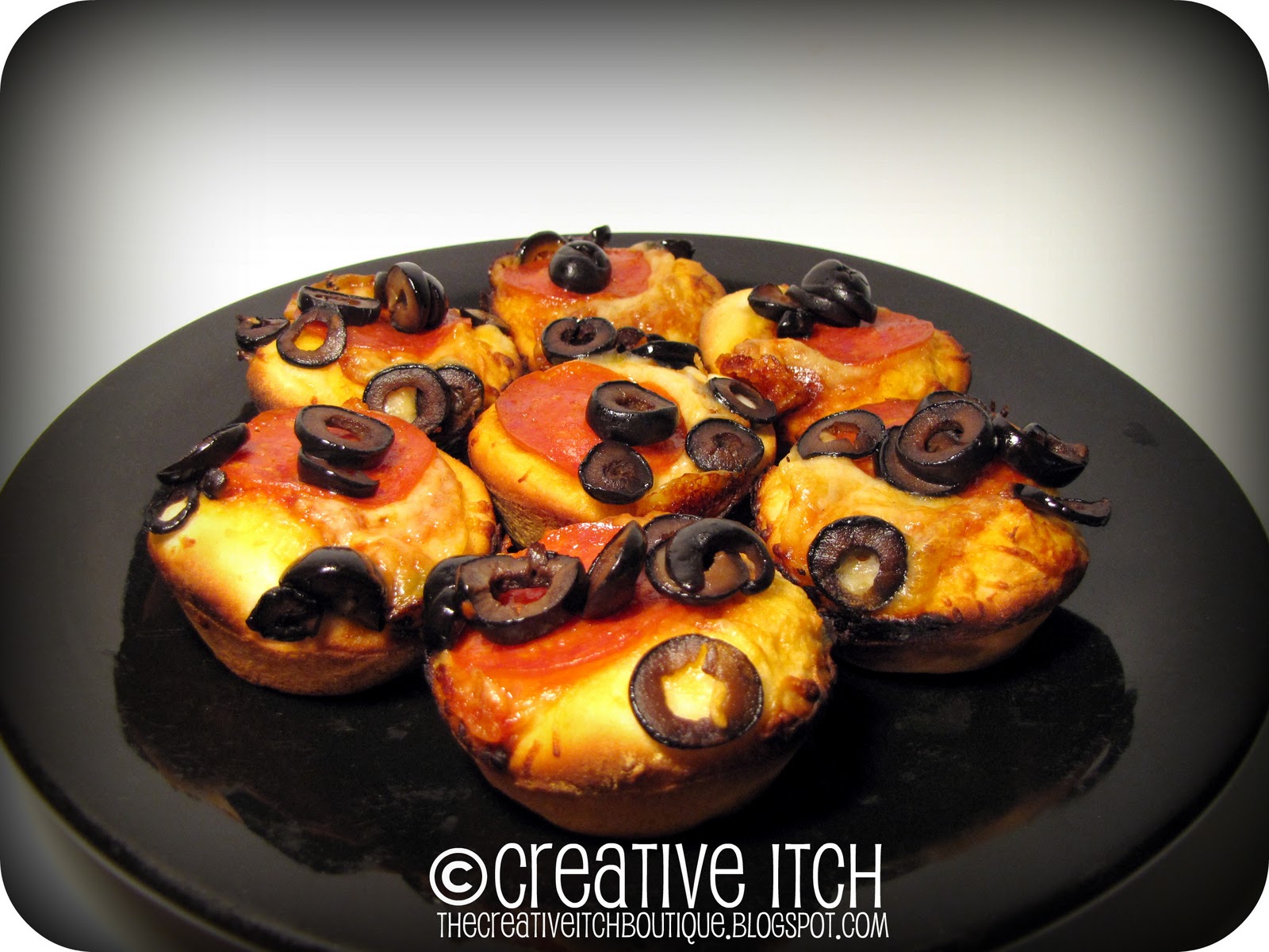 Creative Itch Muffin Tin Pizzas