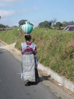 [woman+carrying+water.JPG]