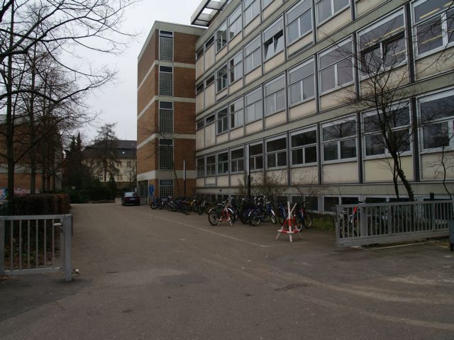 [2009-04-01-12h38m06.jpg]