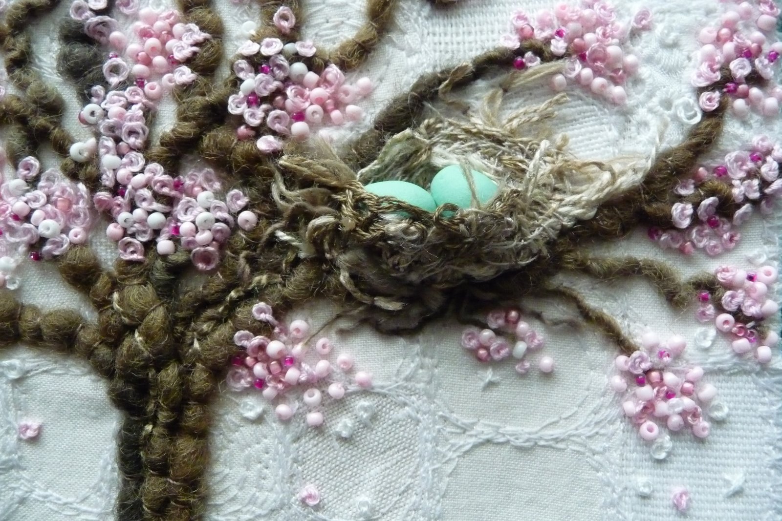http://3.bp.blogspot.com/_758jXBjbjm8/SbxzwMGsNBI/AAAAAAAAAK8/c8HStGtGHFU/s1600/blossom+nest.JPG