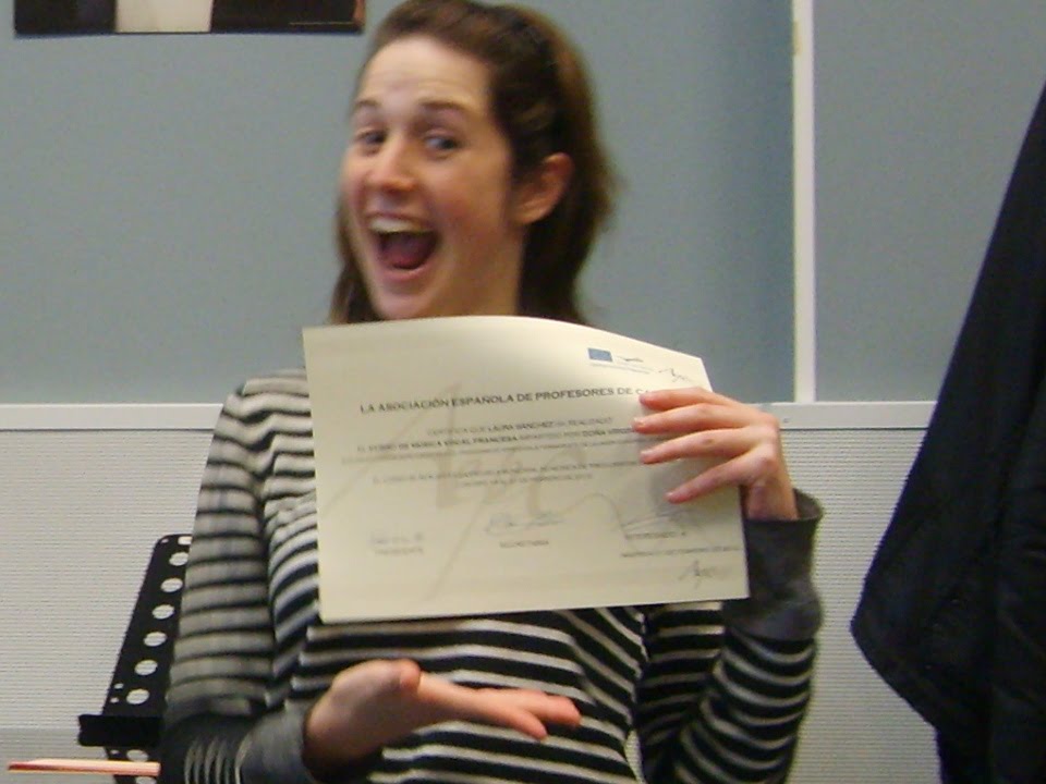 [diploma+Laura.JPG]