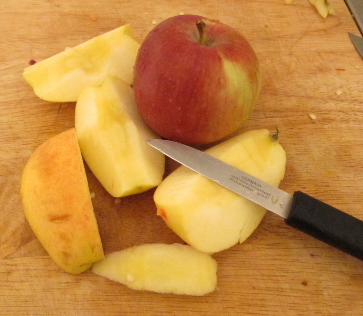 This Designer Cooks Sweet and Sour Apple Jelly with