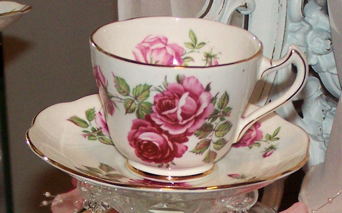 Olivia's Romantic Home Pretty Rose Tea Cup Candle Light!