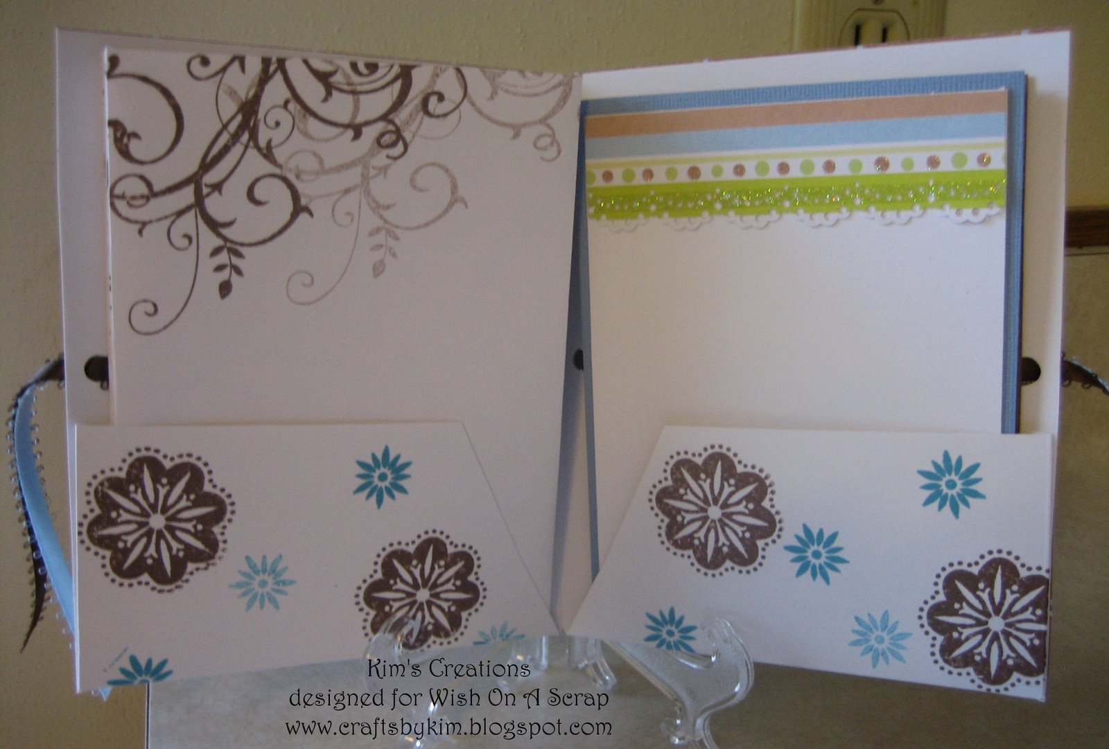 [IMG_2281NoteCardFileFolderInsideViewSeptKitWishOnAScrap.JPG]